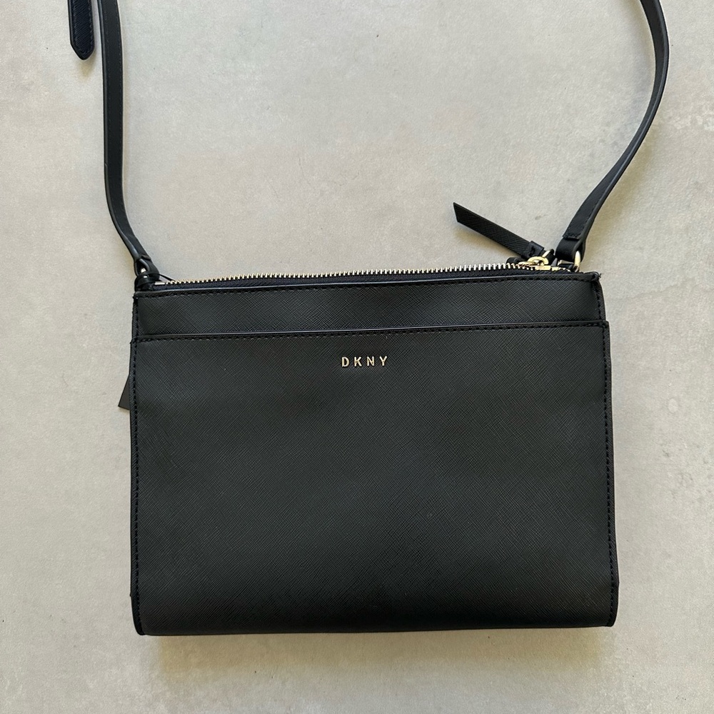 New with tags Black DKNY Cross body purse